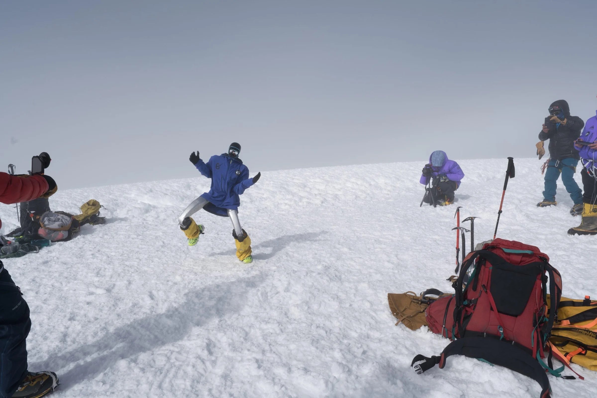 A Unitree G1 Humanoid Robot Just Summited a 6,000-Meter Peak