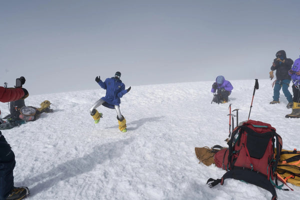 A Unitree G1 Humanoid Robot Just Summited a 6,000-Meter Peak